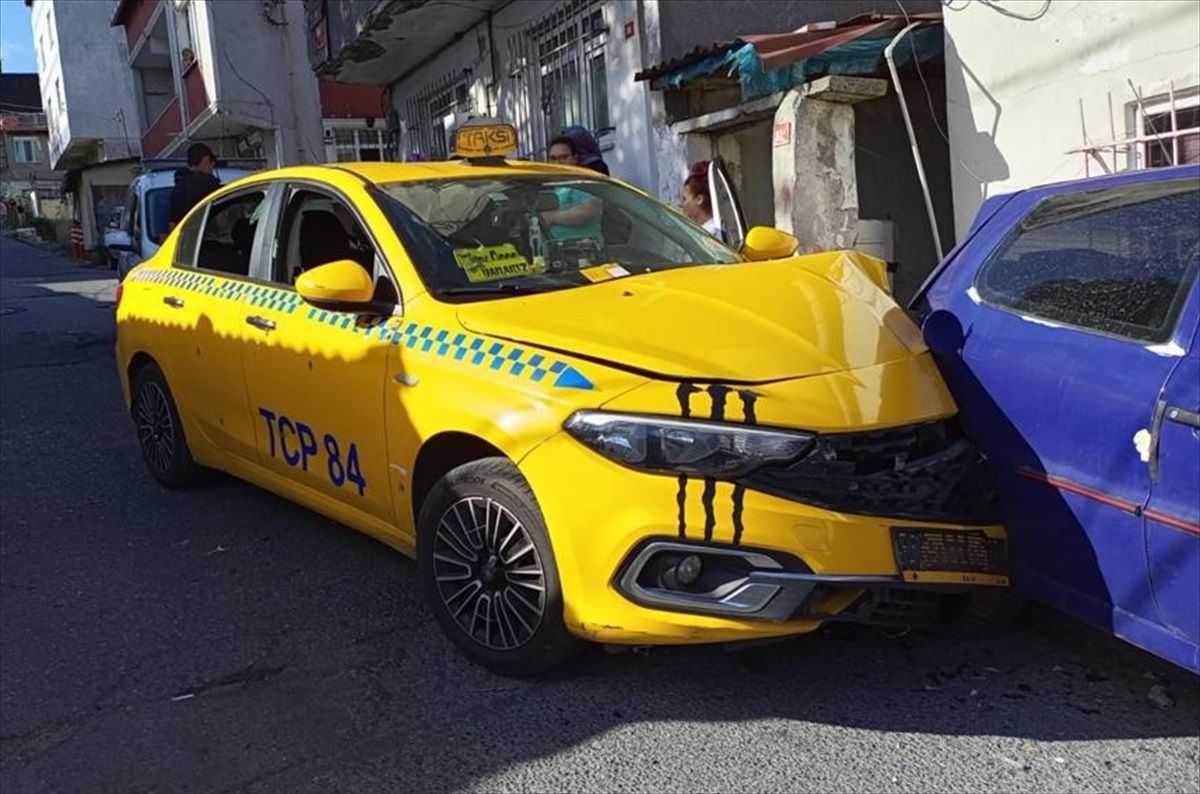 Gaziosmanpaşa'da taksi sürücüsü silahlı saldırıda hayatını kaybetti
