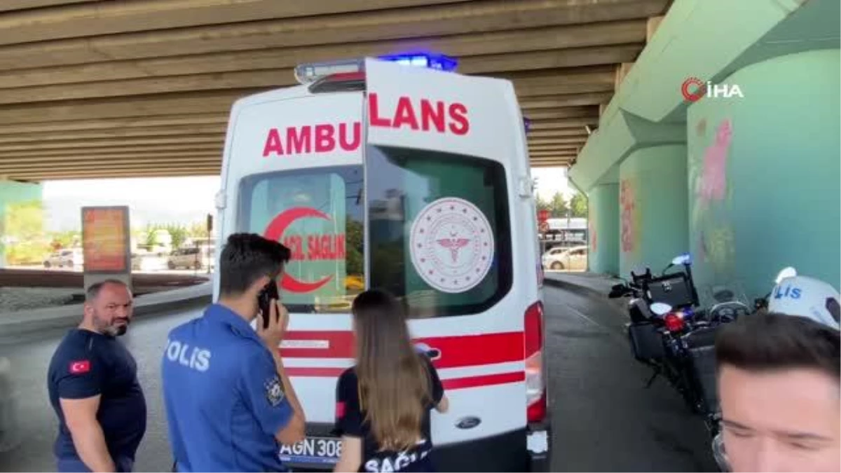 İzmit\'te kavşakta çarpışan iki otomobilde 1 çocuk, 2 kişi yaralandı