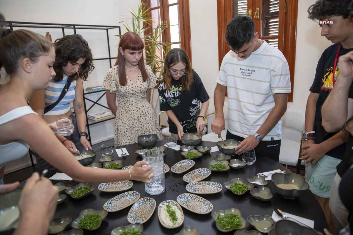 Alman Öğrenciler Mersin\'de Gastronomi ve Yöresel Ürün Konağı\'nı Gezdi
