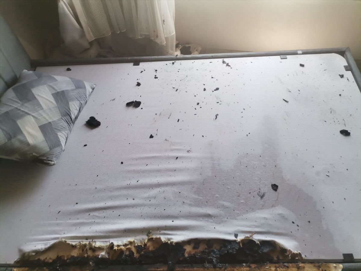 Konya\'da 2 Katlı Evde Çıkan Yangın Söndürüldü