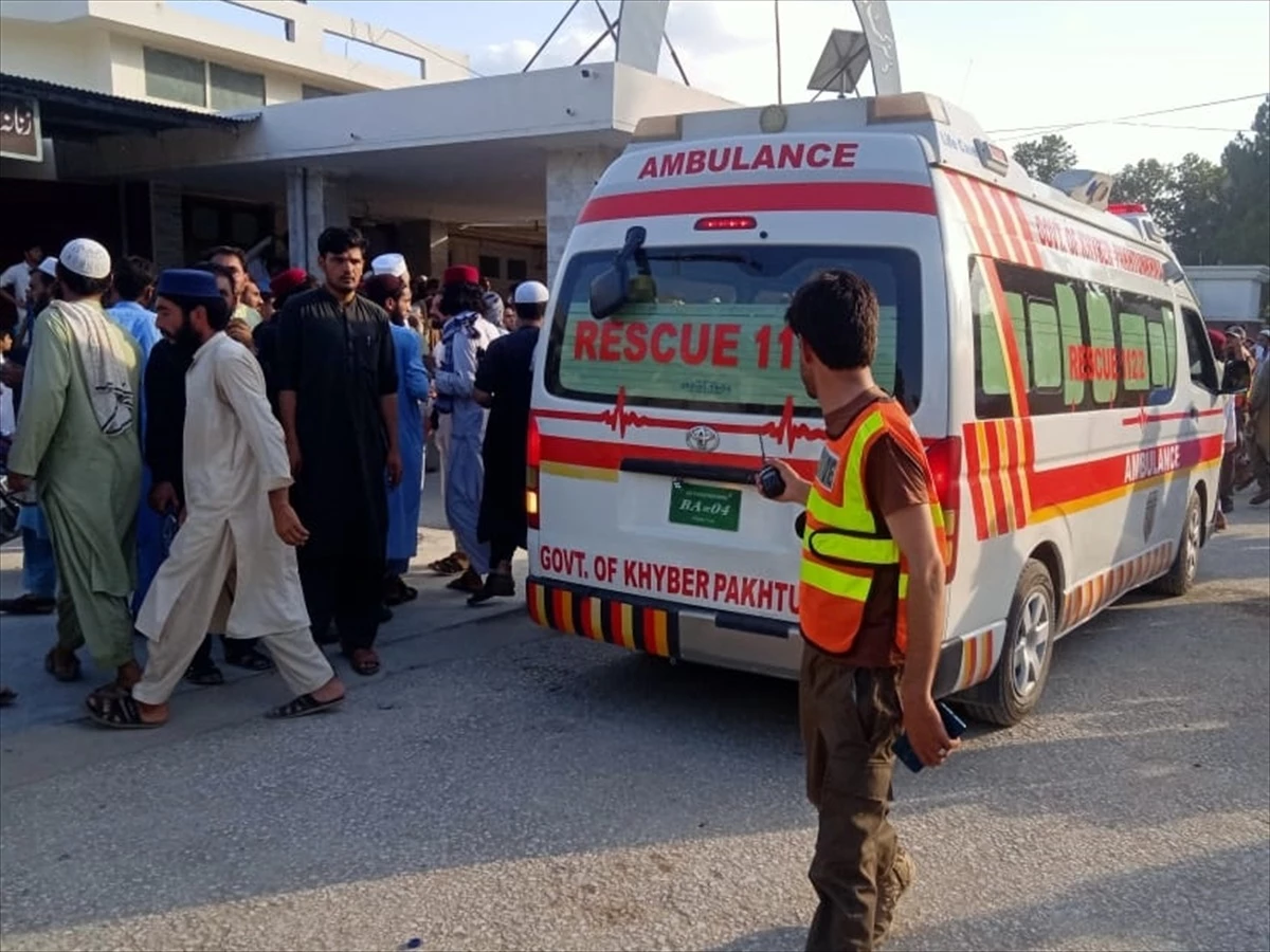 Pakistan\'da JUI-F Partisinin Kongresine Bombalı Saldırı: 40 Ölü, 200 Yaralı