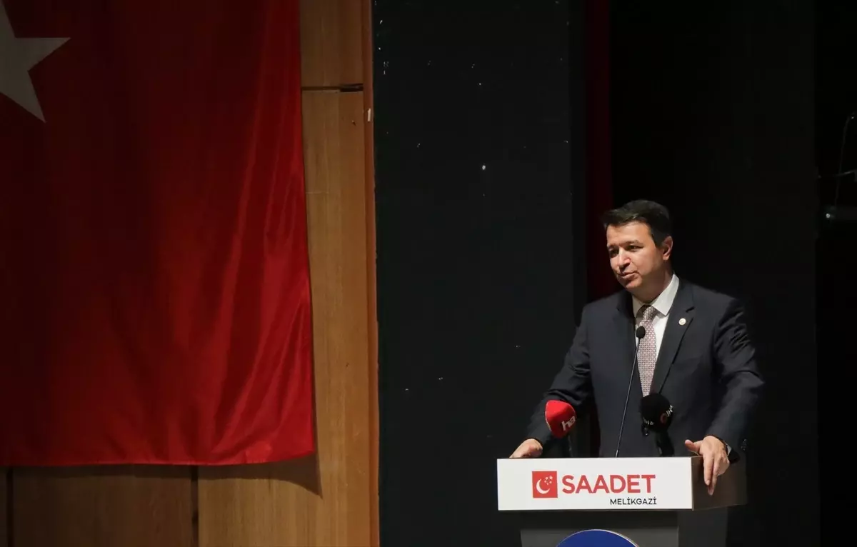 Saadet Partisi Genel Başkan Yardımcısı Mahmut Arıkan, 8. Melikgazi Olağan Kongresi\'ne katıldı