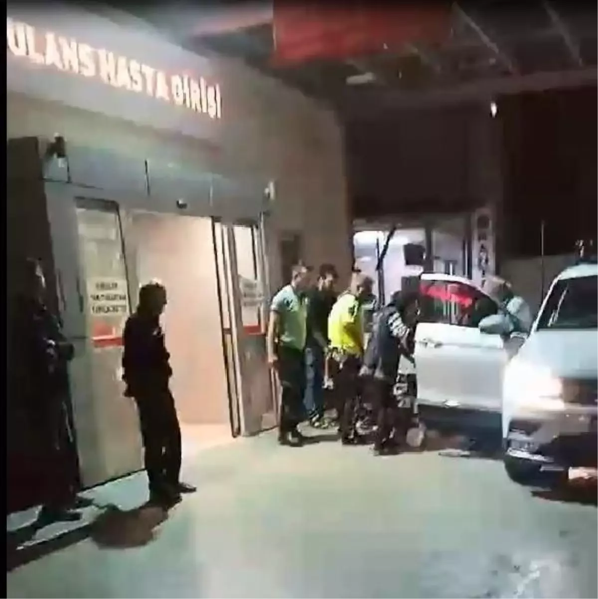 Hamile Kadını Hastaneye Yetiştiren Polis Ekipleri