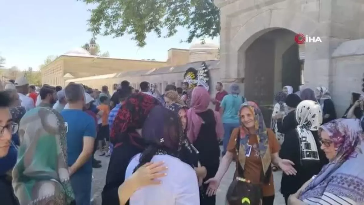 Selimiye Camii\'nin 41 yıllık müezzini son yolculuğuna uğurlandı