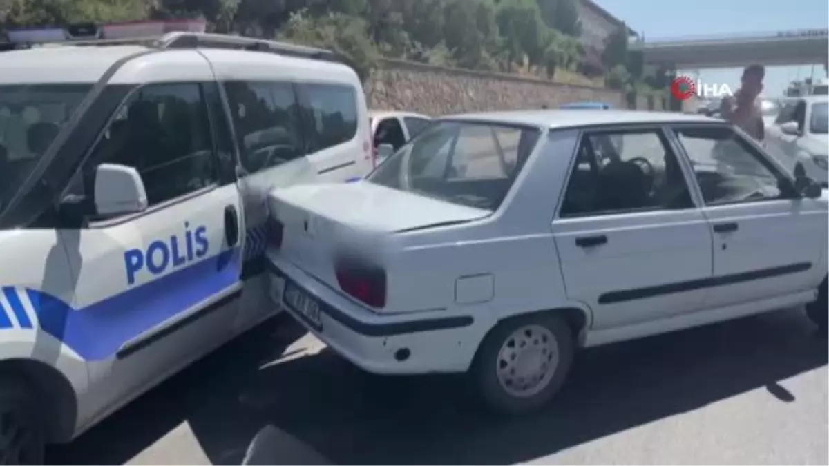 Adıyaman\'da 16 araç birbirine girdi: 1\'i polis 2 yaralı