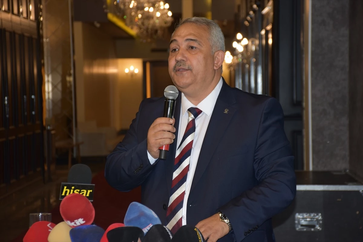 AK Parti Gaziantep İl Başkanı Murat Çetin, basın mensuplarıyla bir araya geldi