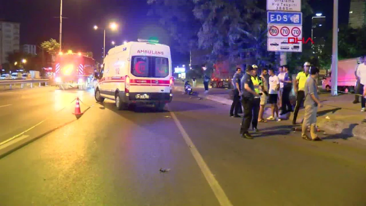 Ataşehir\'de Otomobilin Çarptığı Motosiklet Sürücüsü Hayatını Kaybetti