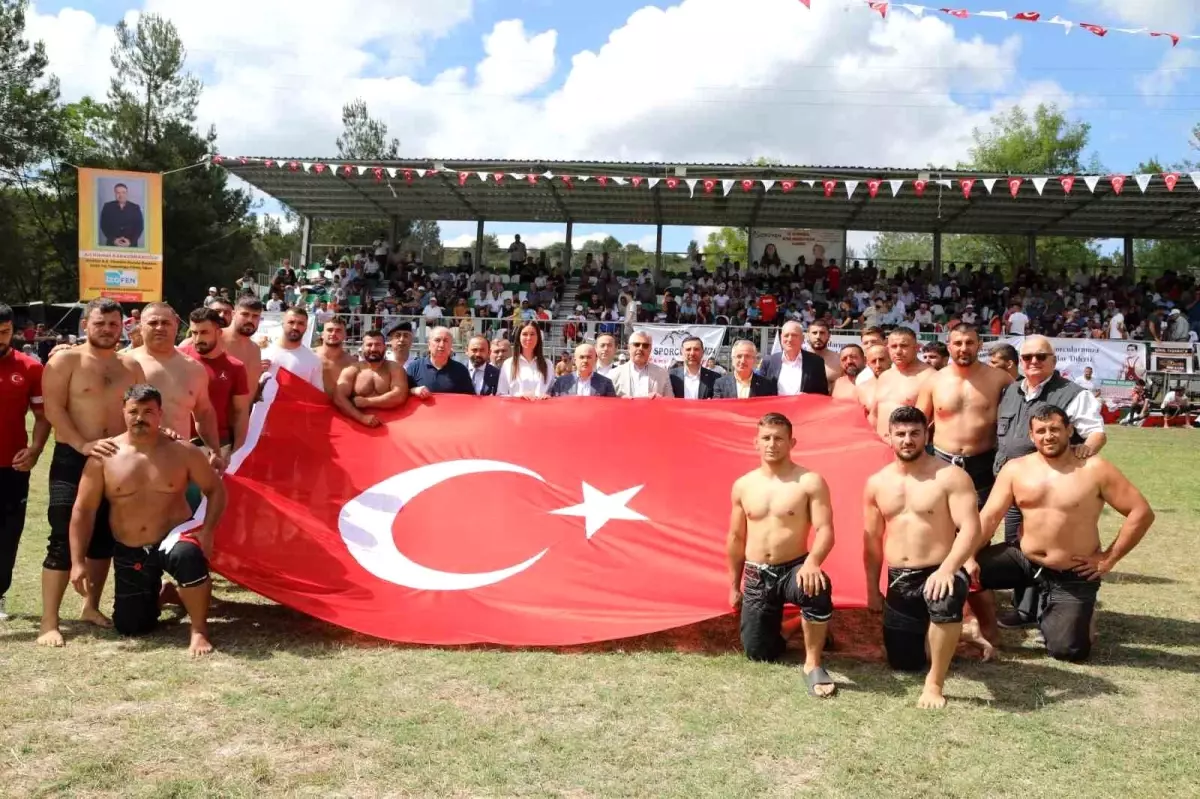 Kavak Belediye Başkanı: Yaşar Doğu Karakucak Güreş Festivali\'nden yüzlerimiz akıyla çıktık