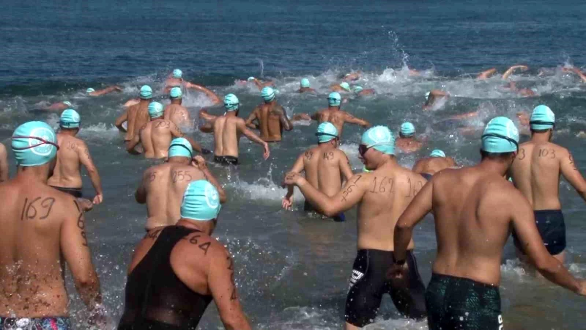 Beykoz Su Sporları Festivali\'nde Açık Deniz Yüzme Yarışması Heyecanı