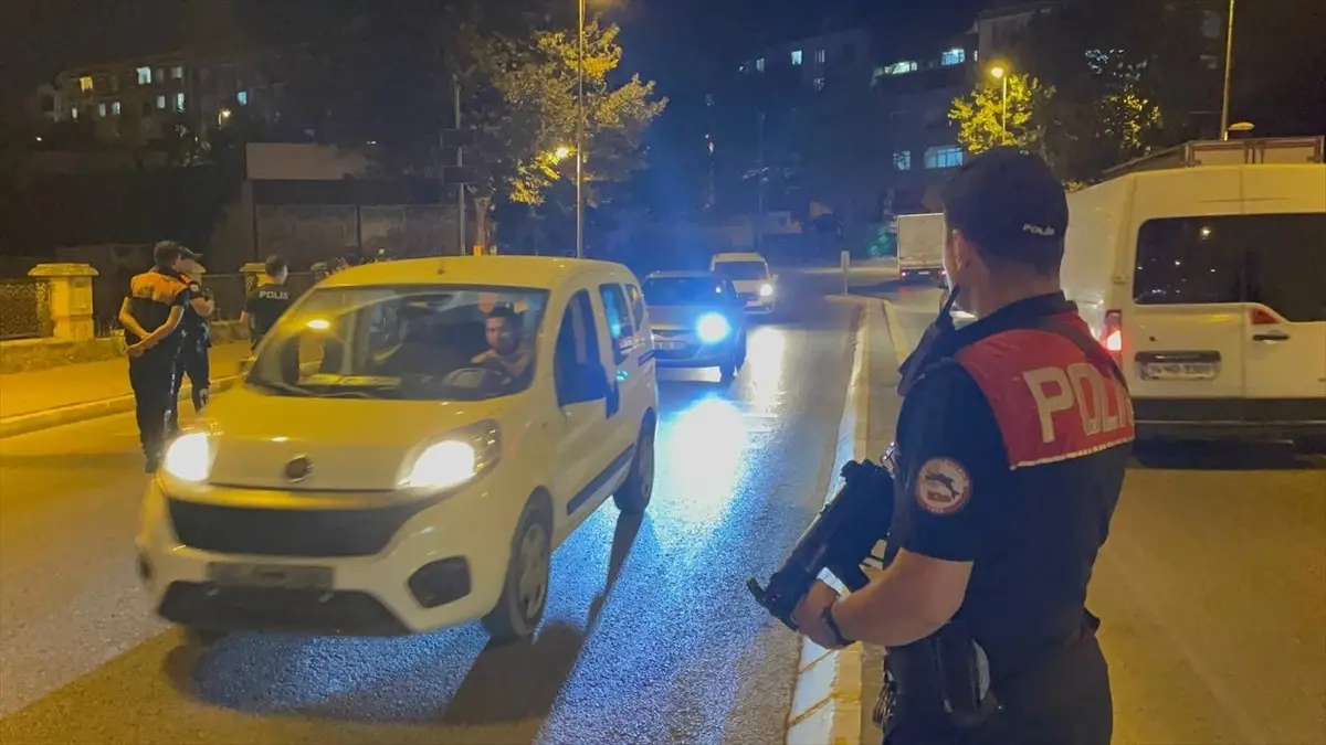 Esenyurt\'ta Asayiş ve Dar Alan Uygulaması Gerçekleştirildi