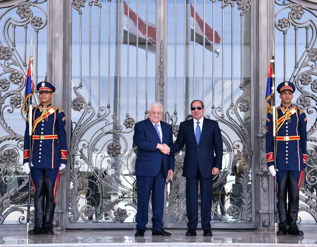 Filistin Devlet Başkanı Abbas ile Mısır Cumhurbaşkanı Sisi Filistin meselesini görüştü