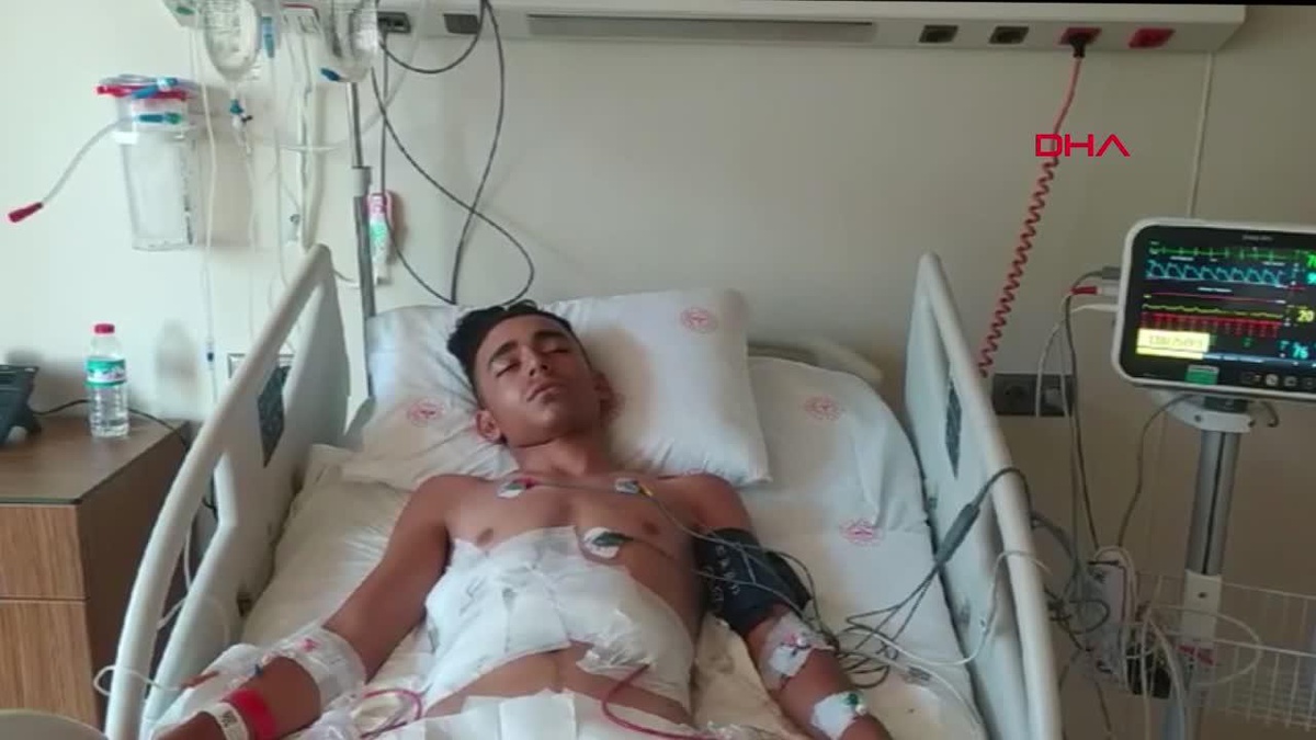 15 Yaşındaki Futbolcu Bıçaklı Saldırıya Uğradı