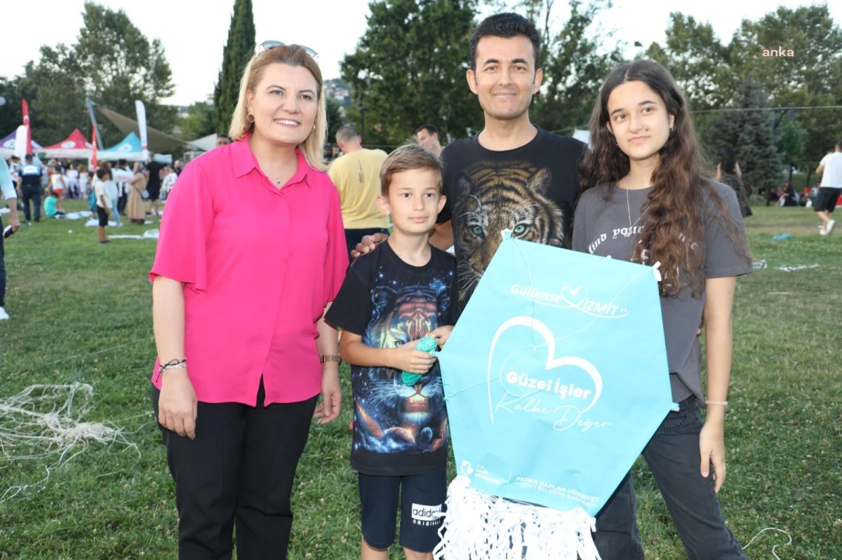 İzmit Belediyesi Çocuklar İçin Uçurtma Şenliği Düzenledi