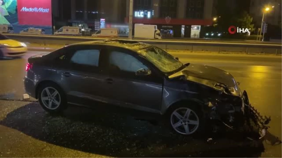 Kadıköy\'de makas atarak ilerleyen araç motosiklete çarptı: 1 ölü