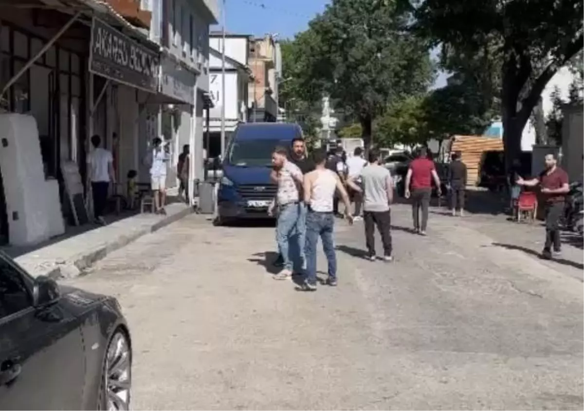 İnegöl\'de kavga: Suriyeli adam amcasının oğlunu bıçakladı