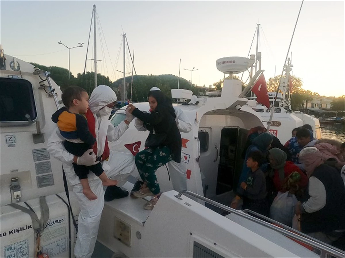 Yunanistan unsurları tarafından Türk kara sularına itilen 45 düzensiz göçmen kurtarıldı