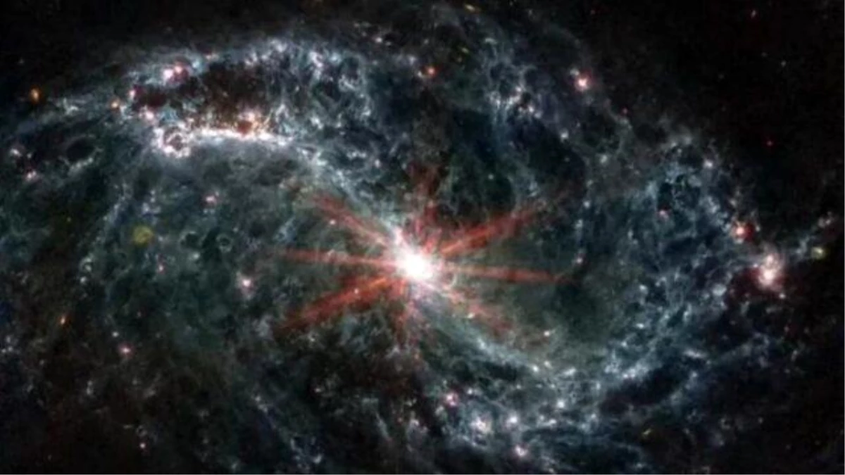 James Webb Uzay Teleskobu Yakın Bir Yıldız Sisteminde Suyun Varlığını Keşfetti