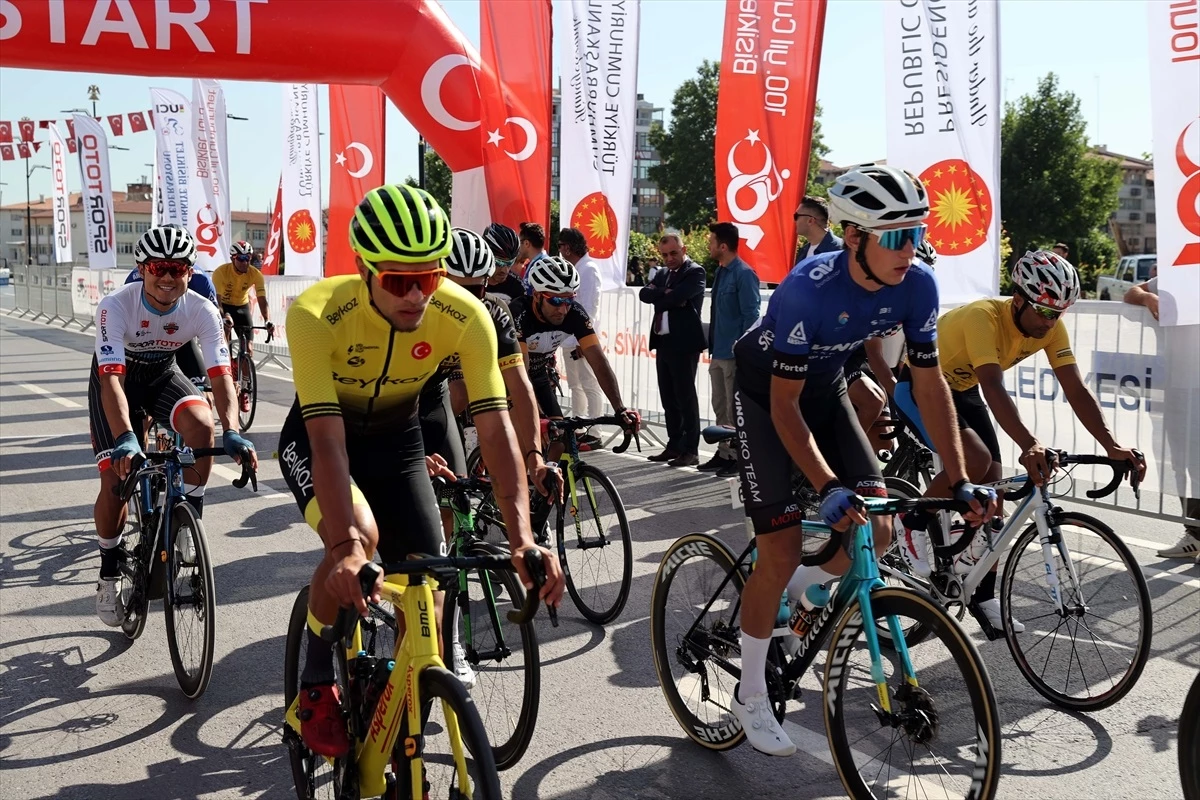 100. Yıl Cumhuriyet Bisiklet Turu\'nun Sivas-Amasya etabı tamamlandı