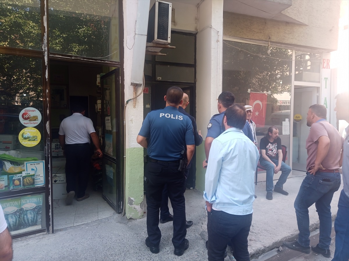 Amasya\'da bir apartmanın boşluğunda çıkan yangın büyümeden söndürüldü