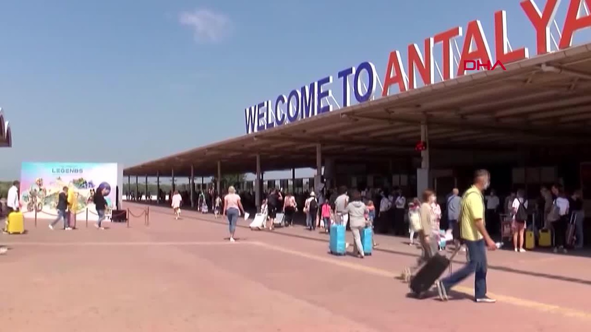 Antalya\'ya Hava Yoluyla Gelen Turist Sayısı Rekor Kırdı