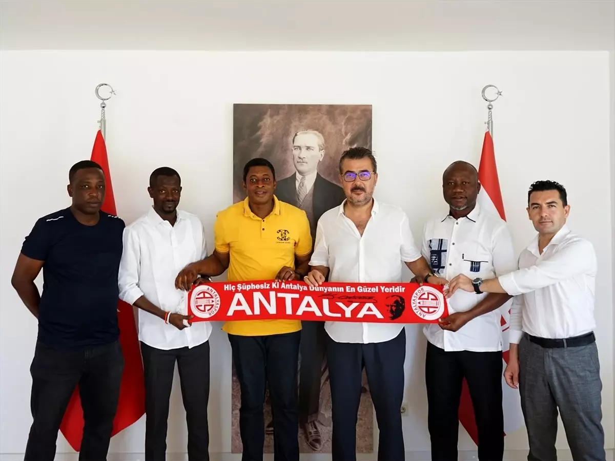 Antalyaspor\'un Fildişi Sahili\'nden gelen konukları tesislerini ziyaret etti