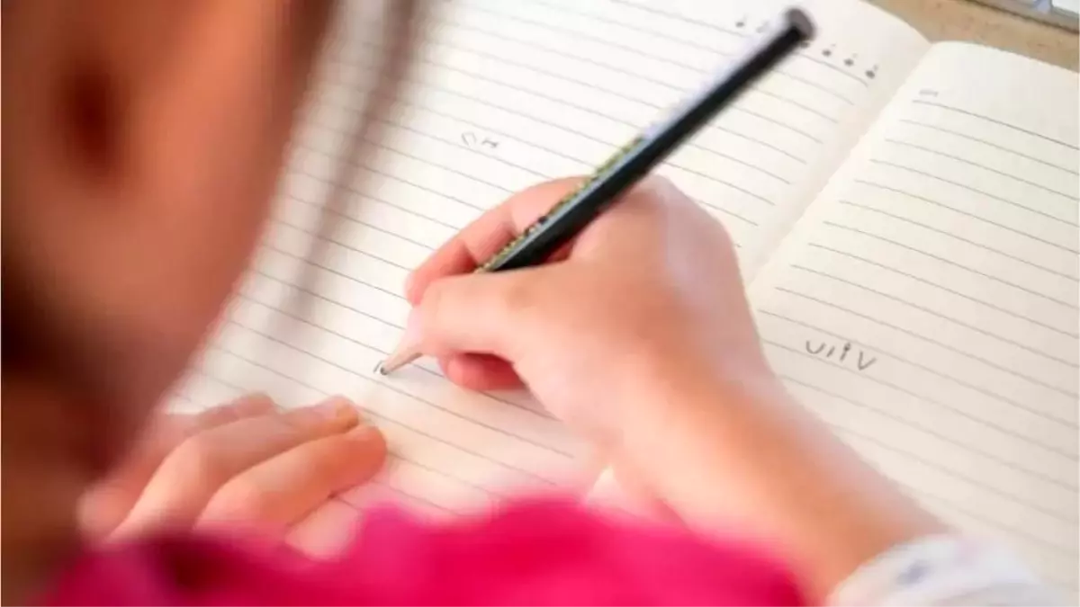 Avustralyalı Çocuk Bakıcısı 91 Çocuğa Cinsel İstismarda Bulundu