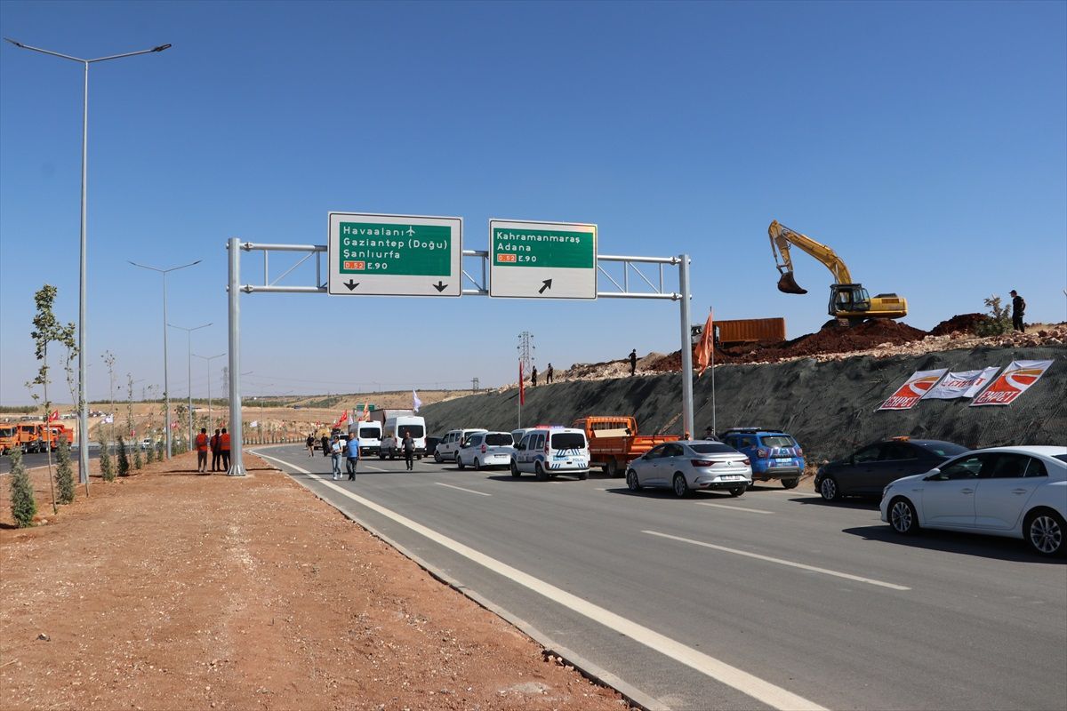 Ulaştırma Bakanı Gaziantep Şehir Hastanesi Kavşağı\'nı İnceledi