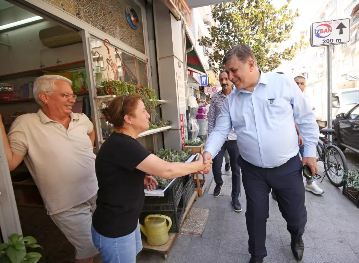 Karşıyaka Belediye Başkanı Cemil Tugay, esnaf ziyaretlerine devam ediyor