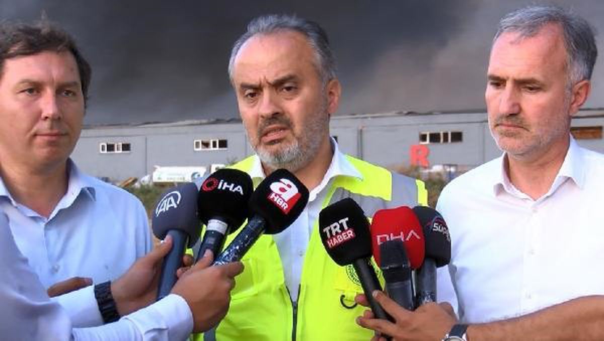 Bursa\'da orman ürünleri fabrikasında başlayan yangın 9 fabrikaya daha sıçradı (5)