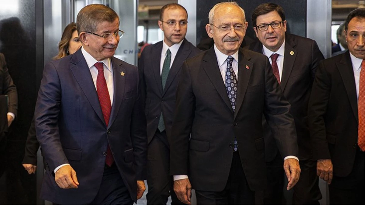 Ahmet Davutoğlu, CHP listelerinden girmenin en büyük pişmanlığı olduğunu söyledi