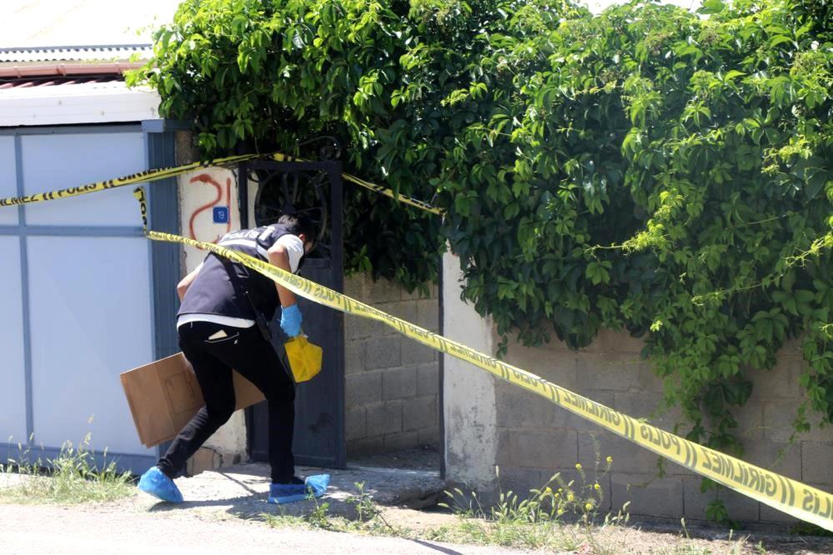 Erzincan\'da evinin bahçesinde öldürülen kişinin cinayet zanlısı tutuklandı