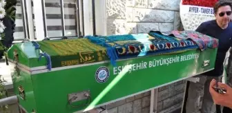 Eski Devlet Bakanı İbrahim Yaşar Dedelek'in Eşi Vasfiye Dedelek Son Yolculuğuna Uğurlandı