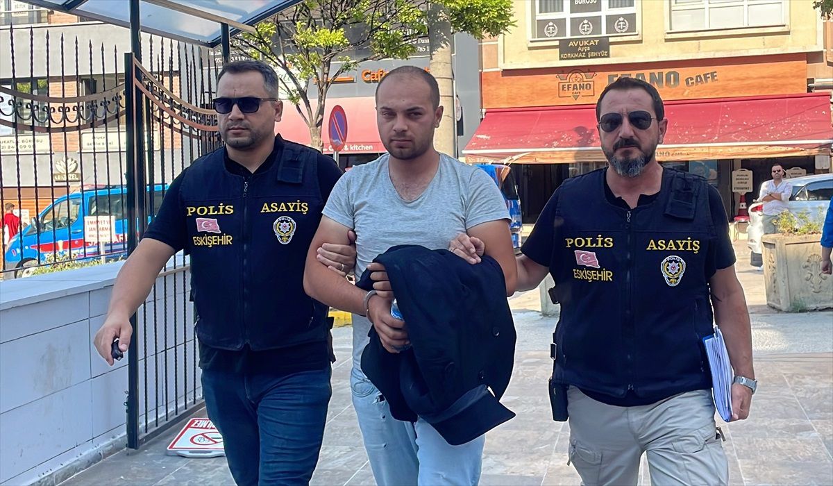 Eskişehir\'de Bıçaklı Kavga: 1 Ölü, 1 Yaralı