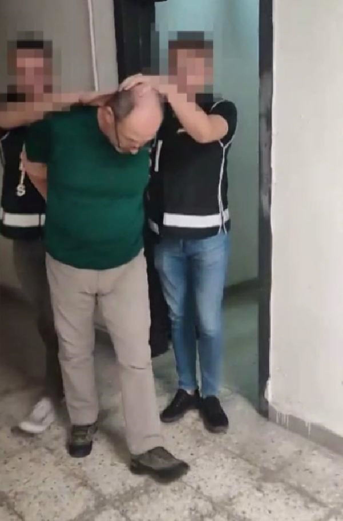 FETÖ\'den aranan emniyet müdürü sahte kimlikle yakalandı