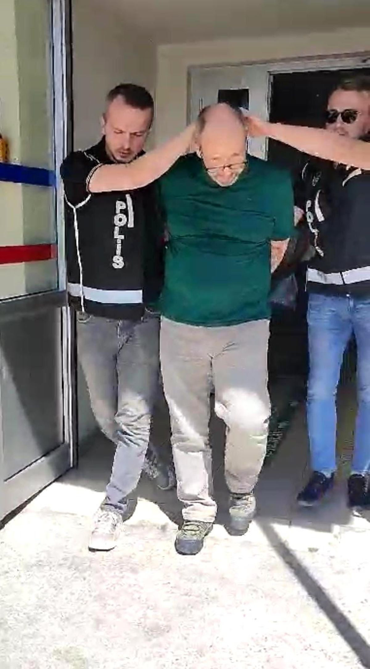FETÖ Üyesi Eski Emniyet Müdürü Yurtdışına Kaçarken Yakalandı