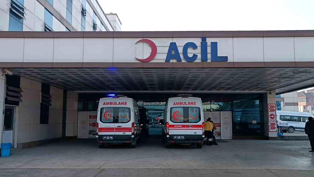 Düzce\'de Forklift Kazası: İşçi Ağır Yaralandı