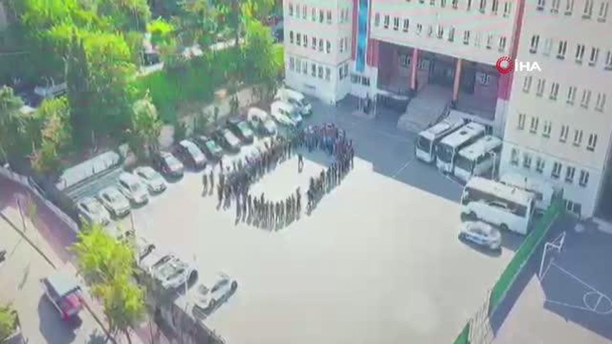 İstanbul\'da yapılan denetimde 7 düzensiz göçmen tespit edildi: 2 aranan şahıs yakalandı