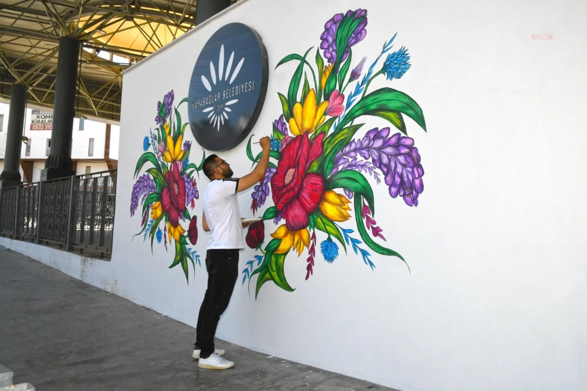 Karabağlar Belediyesi, Kibar Belediye Hizmet Kompleksi\'ne Mural Sanatıyla Renk Kattı