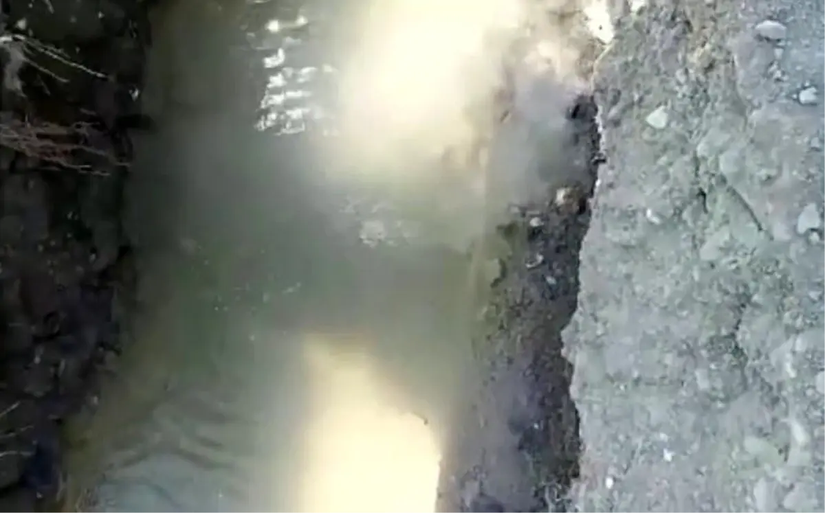 Sincik ilçesinde içme suyu borusu patladı, köy halkı tepkili