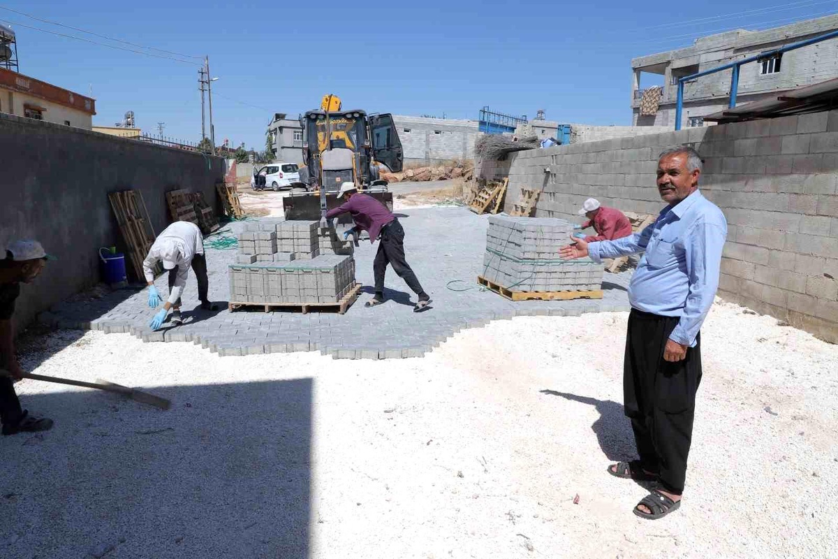 Şehitkamil Belediyesi Kırsal Mahallelerde Kilit Taşı Çalışmalarını Sürdürüyor