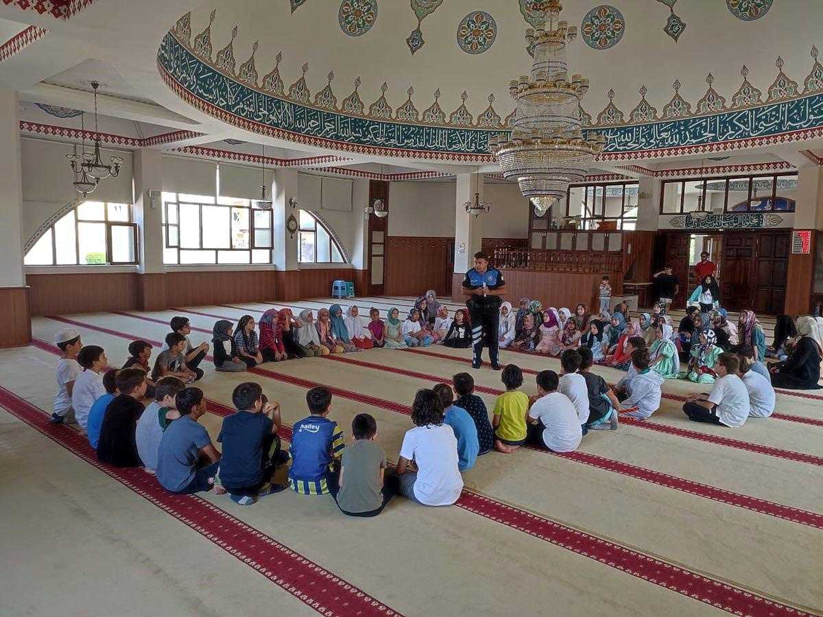 Erzincan\'da Kur\'an kursu öğrencilerine güvenli internet kullanımı konusunda bilgilendirme yapıldı