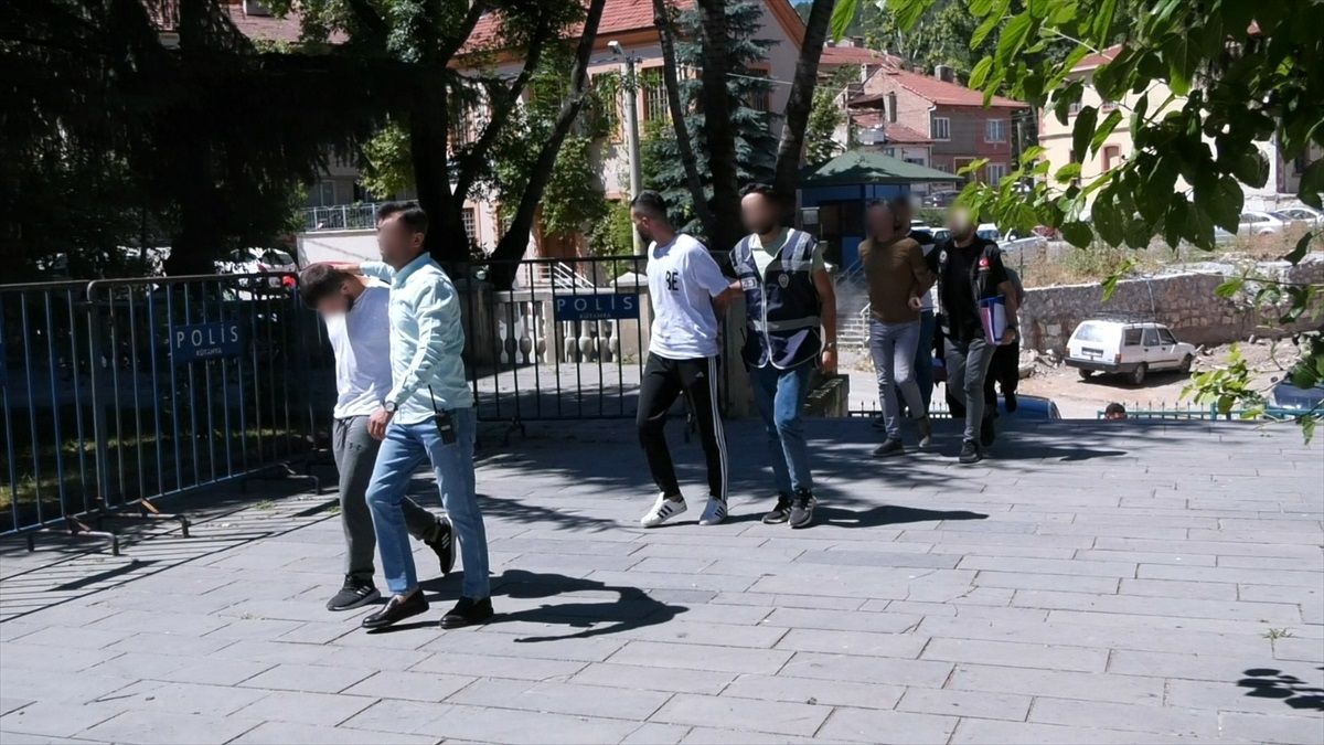 Kütahya\'da Uyuşturucu Operasyonu: 2 Tutuklama