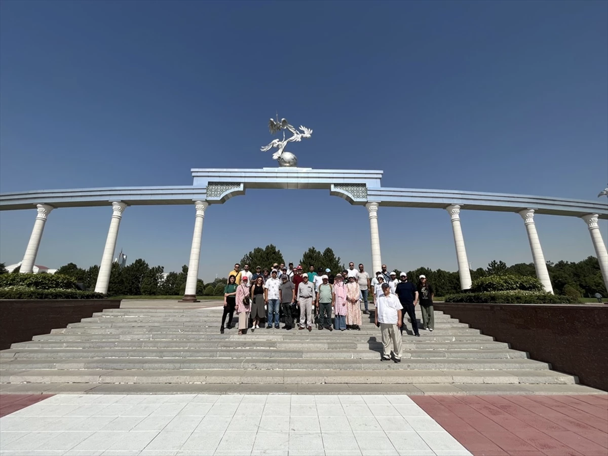 Sivas Belediyesi Himayesinde Öğrenciler Özbekistan ve Kazakistan Gezisine Götürüldü