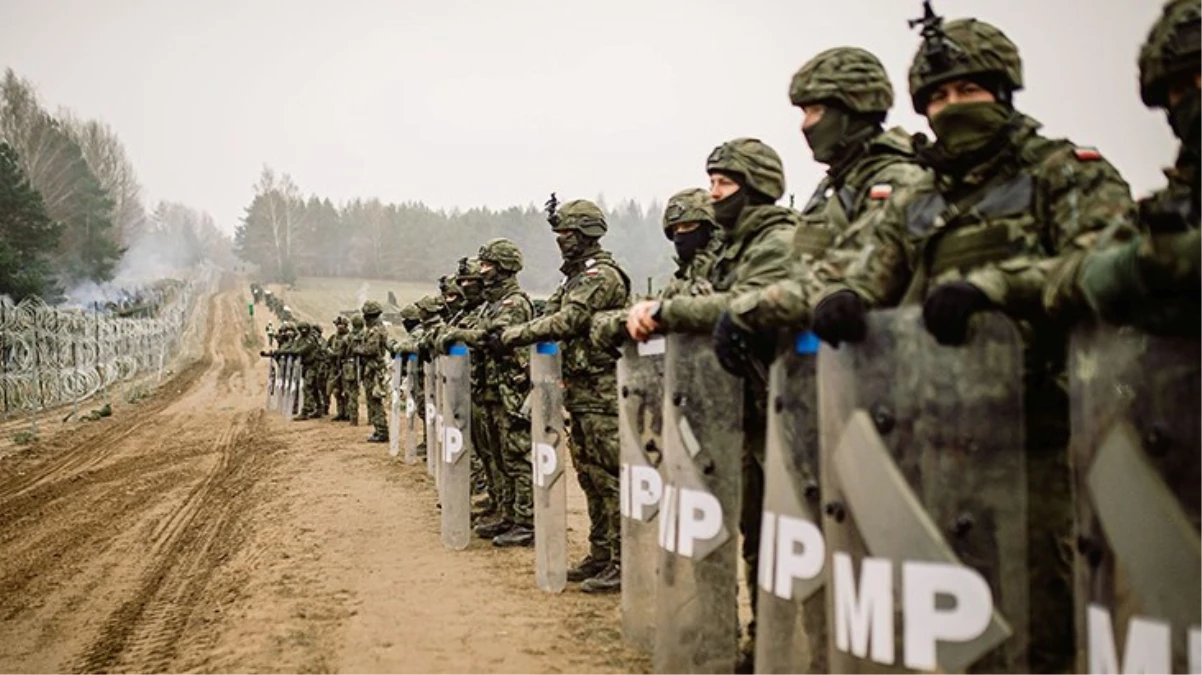 Polonya, Belarus Sınırındaki Asker Sayısını Artırıyor