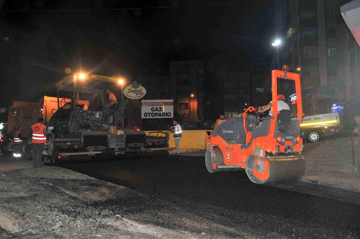 Samsun\'da Yol Yapım Çalışmaları Devam Ediyor, Atakum\'a FIFA Standartlarında Futbol Sahası Yapılıyor