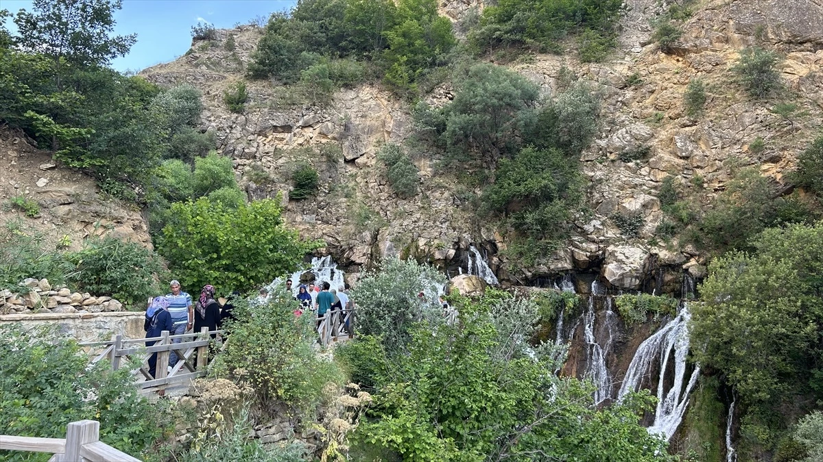 Tomara Şelalesi: Doğal Klimalı Bir Uğrak Noktası