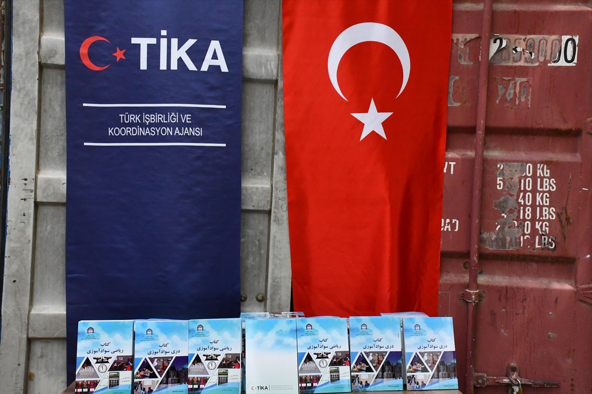 TİKA, Afganistan\'a 20 Bin Kitap Hibe Etti