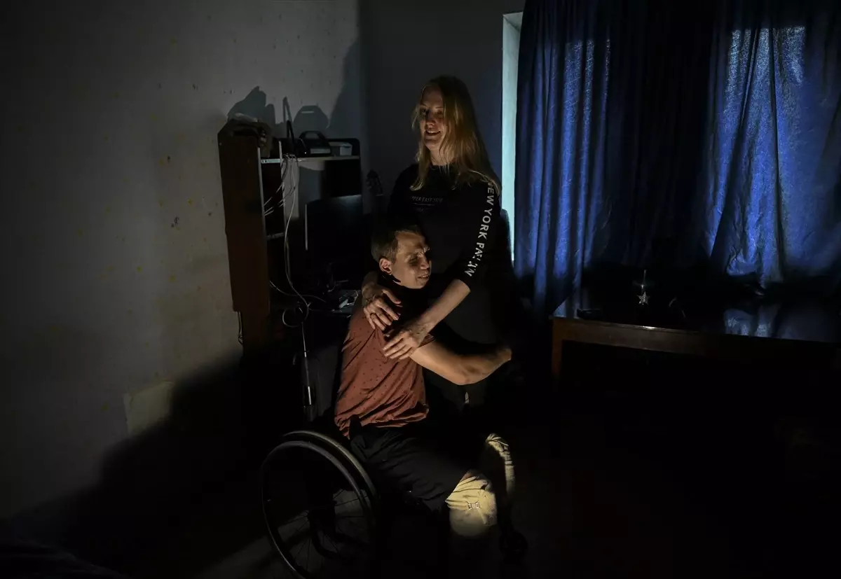 Ukrayna\'daki savaşın acı yüzü: Gözlerini ve bacaklarını kaybeden Ukraynalı asker