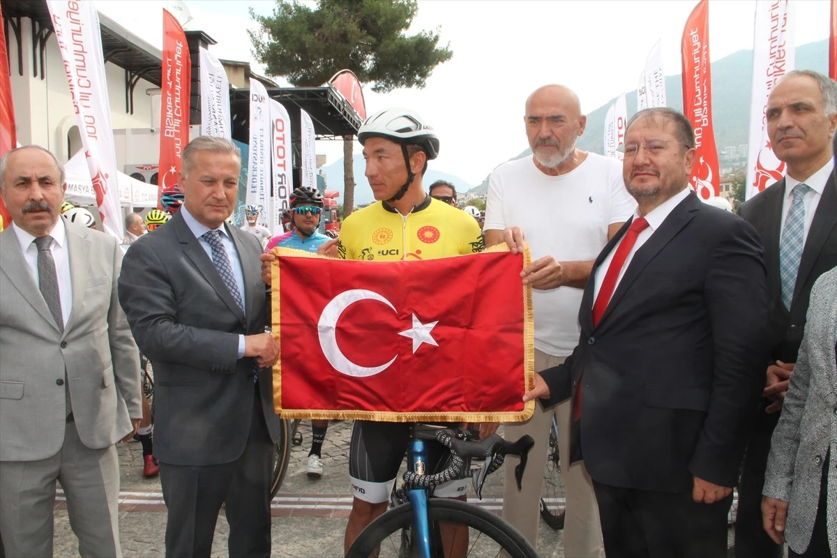100. Yıl Cumhuriyet Bisiklet Turu\'nun ikinci günü Amasya-Havza etabı başladı