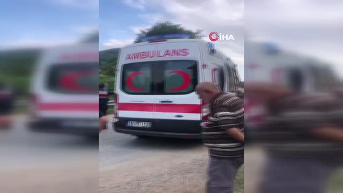 İnegöl\'de 2 otomobilin kafa kafaya çarpıştığı kazada 6 kişi yaralandı